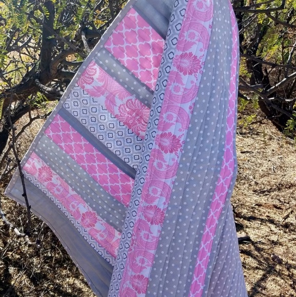 Handmade Quilt Grey and Pink - Picture 3 of 3